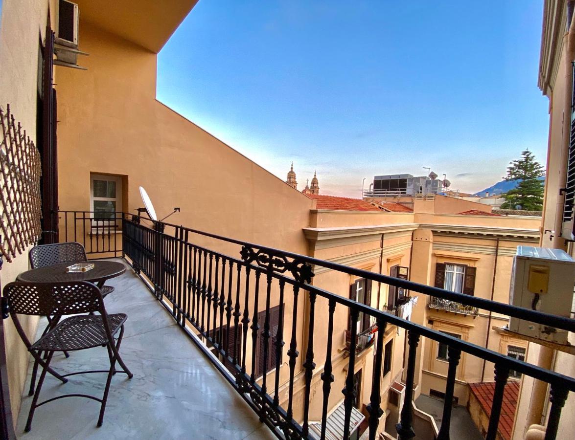 Elegante Appartamento In Centro Palerme Extérieur photo